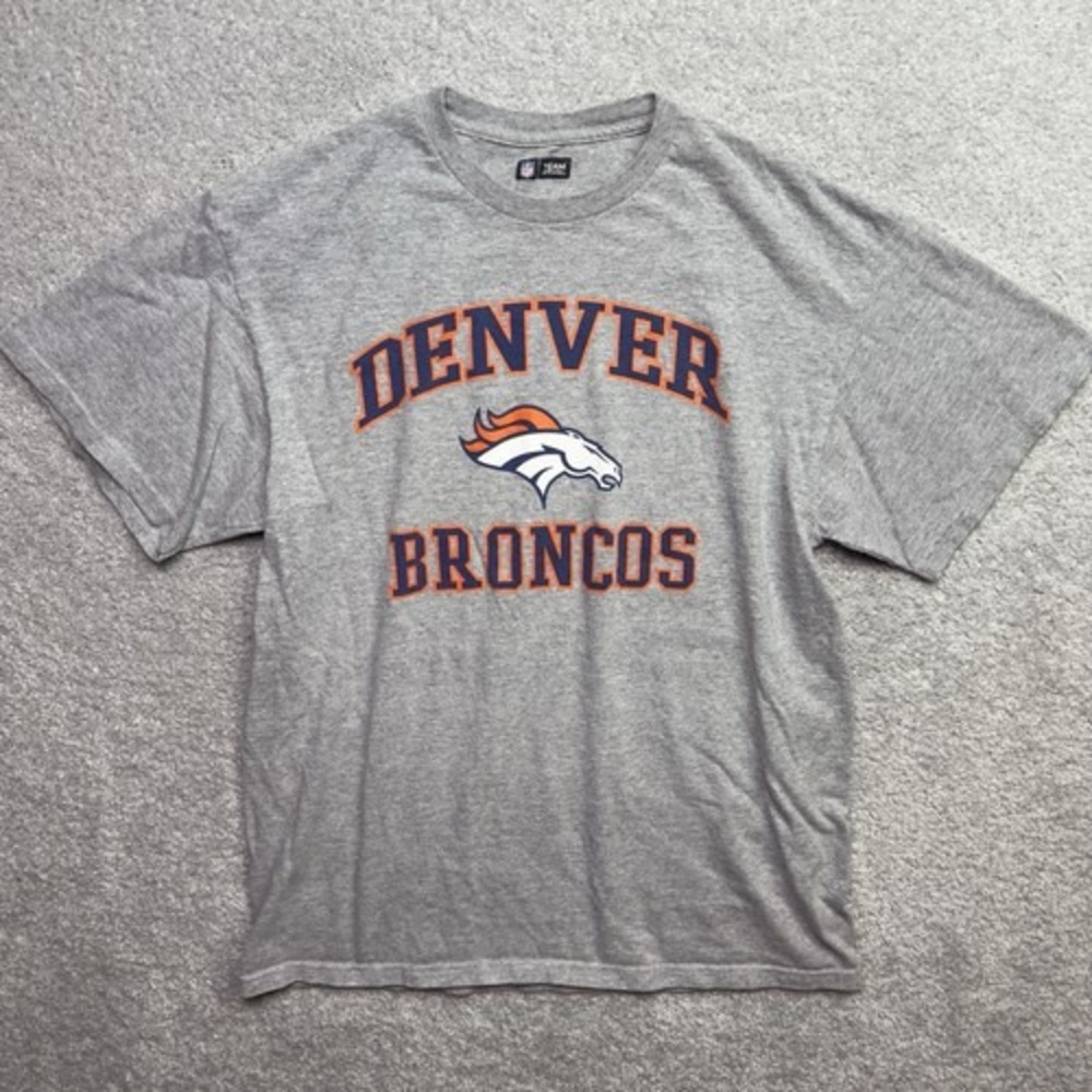 Denver Broncos NFL Team Apparel T-Shirt Mens Large Gray Football Logo Cotton Tee